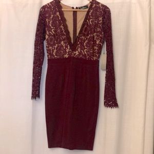 Lulus knee length maroon dress. Never been worn, tag still attached